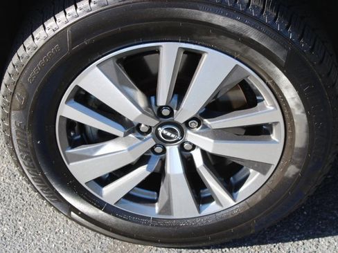 Used 2022 Nissan Pathfinder SL w/ SL Black Package image 29