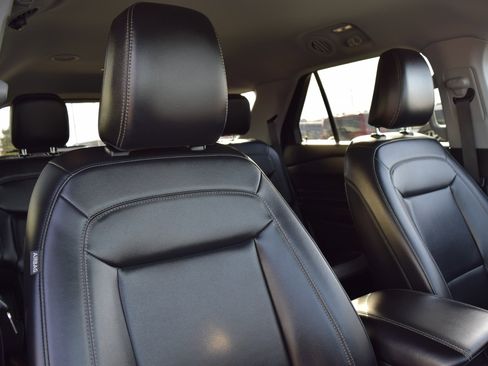 Used 2023 Ford Explorer XLT w/ Equipment Group 202A image 23