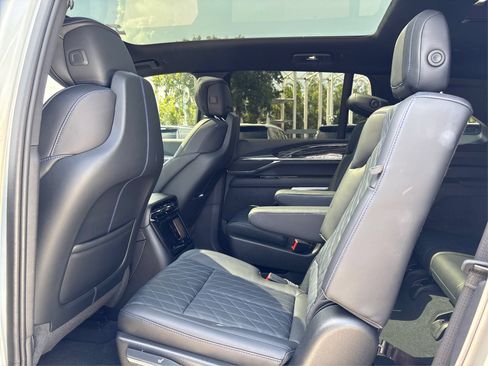 Used 2025 Cadillac Escalade IQ Luxury 1 AWD/4WD image 12