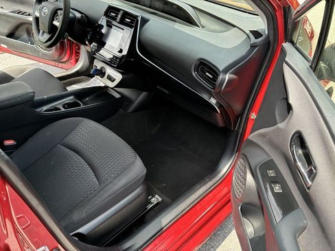 Used 2016 Toyota Prius Two FWD image 17