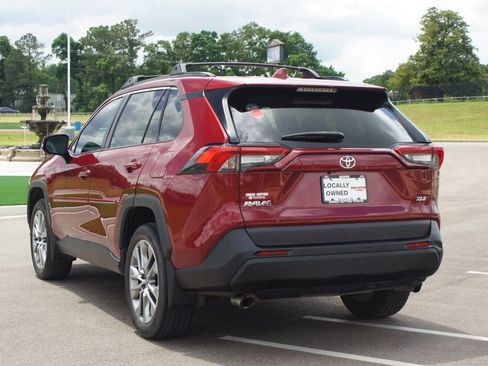 Used 2023 Toyota RAV4 XLE Premium FWD image 15