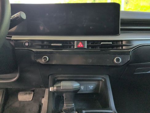 Used 2025 Kia K5 LXS FWD image 9