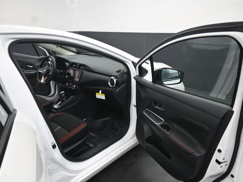 Certified 2025 Nissan Versa SR w/ Trunk Package image 20