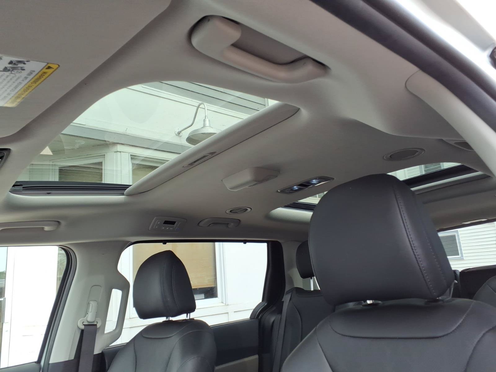 Used 2025 Kia Carnival SX FWD image 16