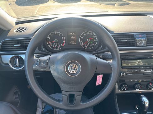 Used 2014 Volkswagen Passat 1.8T S image 12
