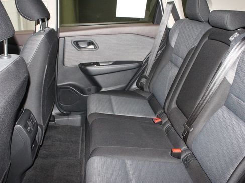 Used 2023 Nissan Rogue SV FWD image 21