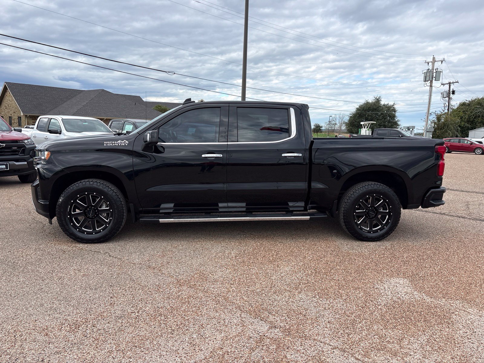 Used 2020 Chevrolet Silverado 1500 High Country w/ Technology Package AWD/4WD image 2
