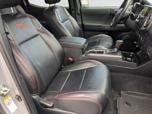 Used 2020 Toyota Tacoma TRD Off-Road w/ Technology Package AWD/4WD image 18