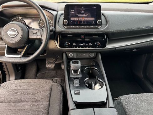 Used 2023 Nissan Rogue SV image 18