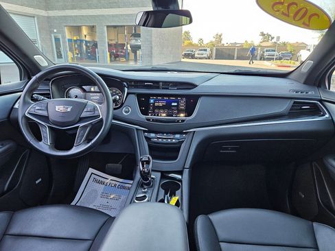Used 2025 Cadillac XT5 Premium Luxury image 16