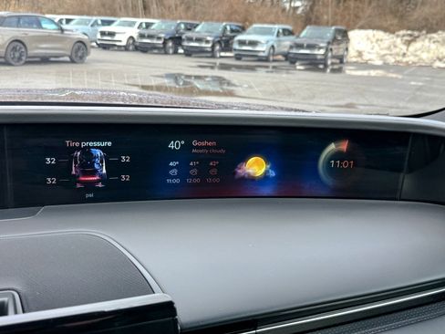 Certified 2024 Lincoln Nautilus Reserve w/ Equipment Group 202A image 40