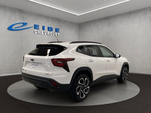 New 2026 Chevrolet Trax RS image 3