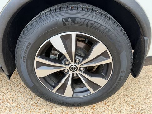 Used 2019 Nissan Murano SV w/ Cargo Package FWD image 9