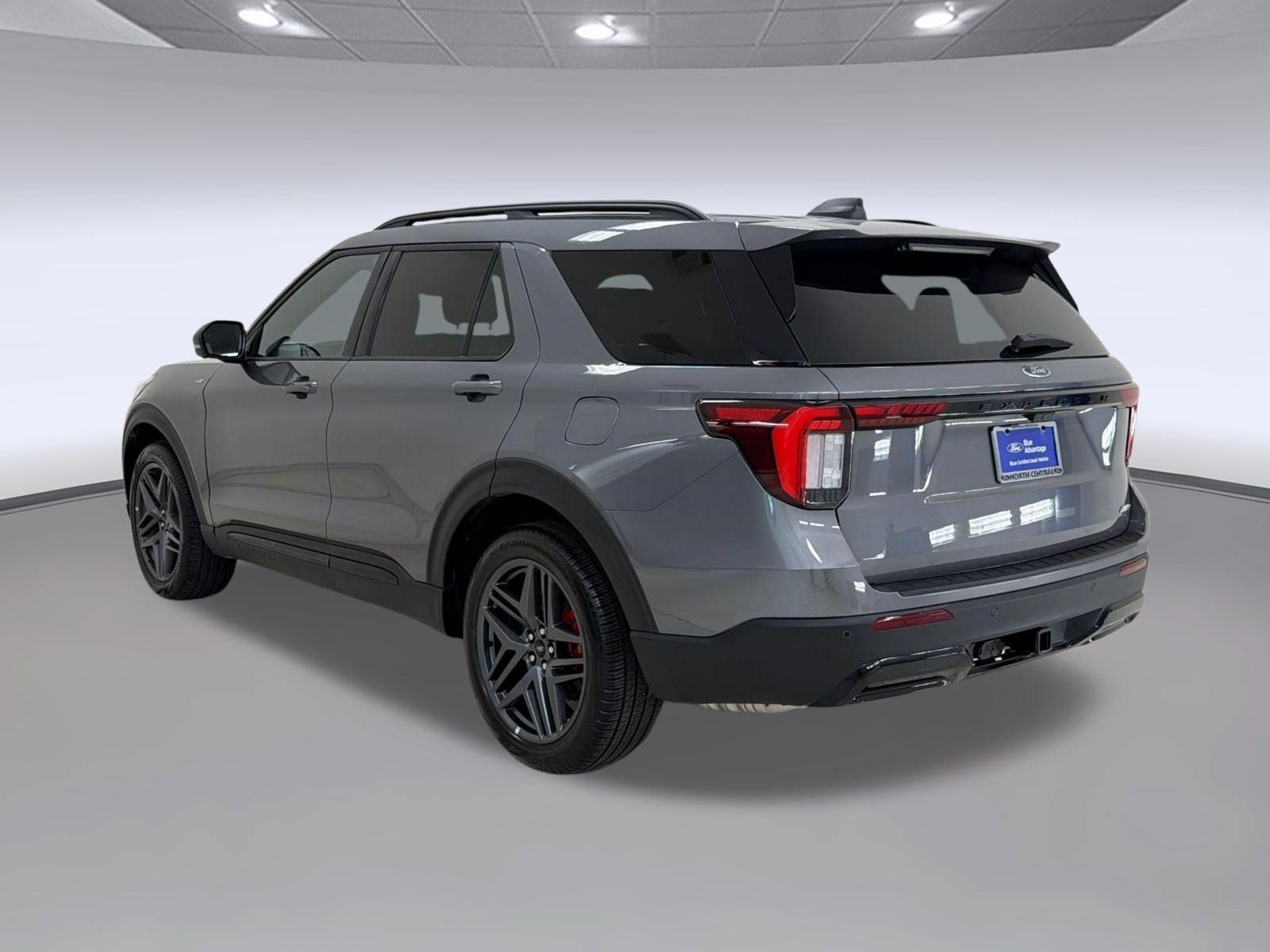 Certified 2025 Ford Explorer ST-Line w/ ST-Line Street Pack AWD/4WD image 3