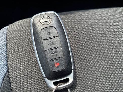 Used 2025 Nissan Versa SV FWD image 22