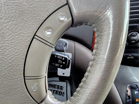 Used 2008 Toyota Sienna XLE image 25