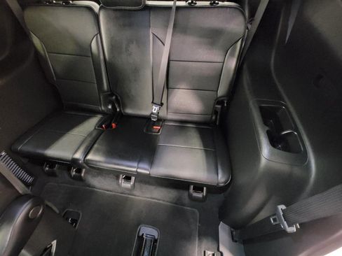 Certified 2025 Buick Enclave Preferred image 26