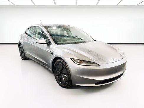 Used 2024 Tesla Model 3 Standard Range RWD image 3