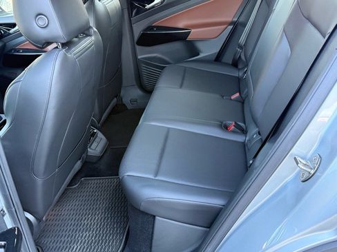 Used 2021 Volkswagen ID.4 Pro S w/ Gradient Package image 15