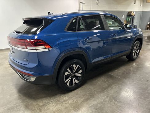 New 2025 Volkswagen Atlas Cross Sport SE image 3