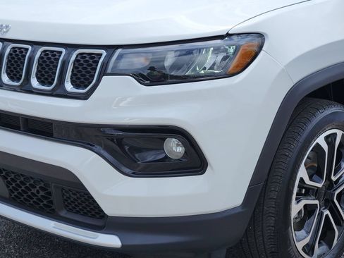 Used 2024 Jeep Compass Limited AWD/4WD image 8