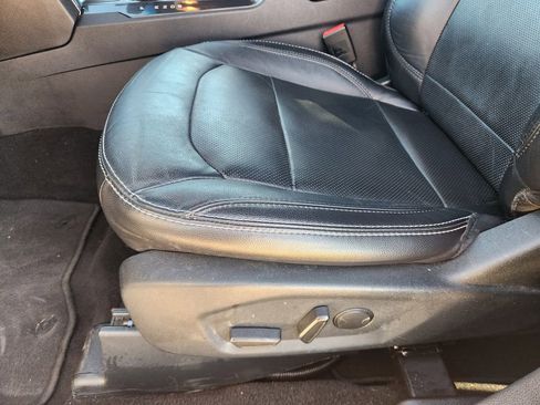 Certified 2019 Ford Explorer Limited w/ Class III Trailer Tow Package image 23