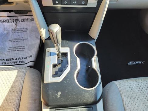 Used 2012 Toyota Camry LE image 34