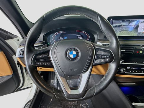 Used 2021 BMW 530i w/ Premium Package RWD image 13