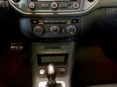 Used 2014 Volkswagen Tiguan S image 46