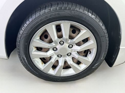 Used 2013 Nissan Sentra S FWD image 36
