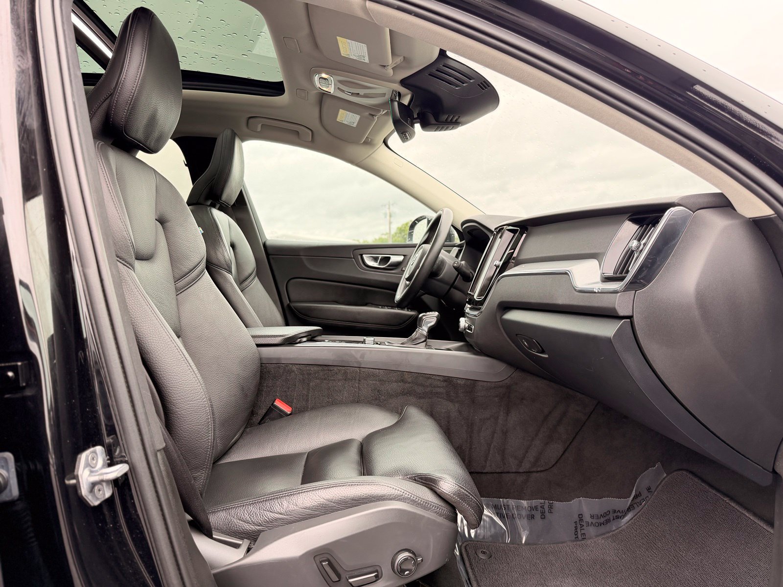 Used 2019 Volvo XC60 T5 Momentum w/ Multimedia Package AWD/4WD image 27