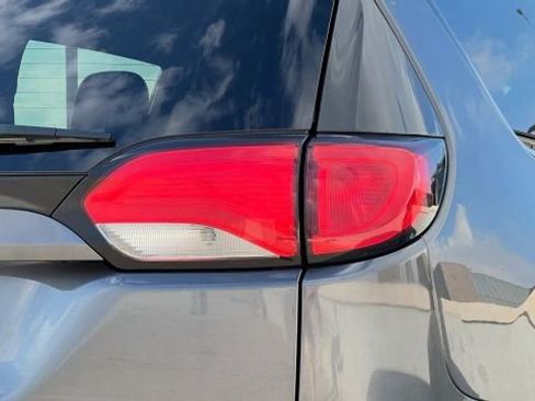 Used 2018 Chrysler Pacifica Touring Plus w/ S Appearance Package image 52