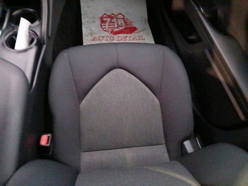 Used 2019 Toyota Camry LE image 11