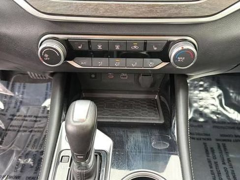 Used 2024 Nissan Altima 2.5 SV w/ SV Premium Package AWD/4WD image 17