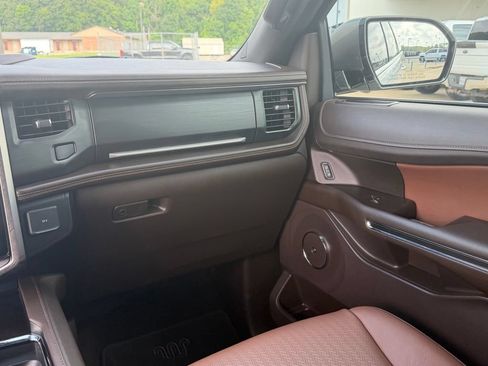 Used 2024 Ford Expedition Max King Ranch RWD image 26