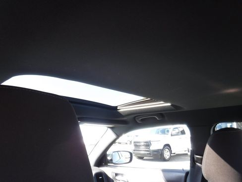 Used 2022 Dodge Charger GT image 9