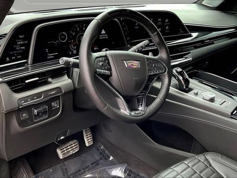 Used 2023 Cadillac Escalade V w/ LPO, ONYX Package AWD/4WD image 17