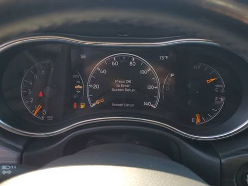 Used 2020 Jeep Grand Cherokee Limited w/ Premium Lighting Group AWD/4WD image 13