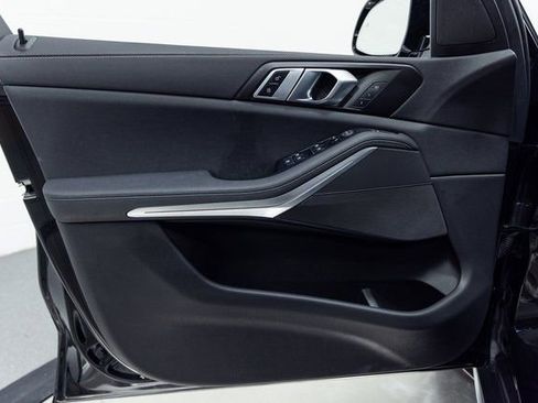 Certified 2022 BMW X5 xDrive40i w/ Premium Package image 11