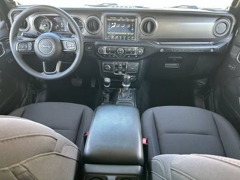 Used 2023 Jeep Wrangler Unlimited AWD/4WD image 15