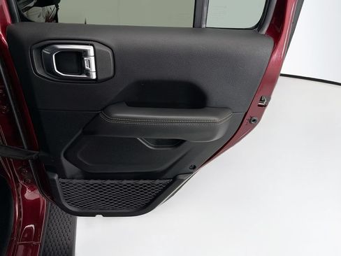 Used 2021 Jeep Wrangler Unlimited Sahara AWD/4WD image 26