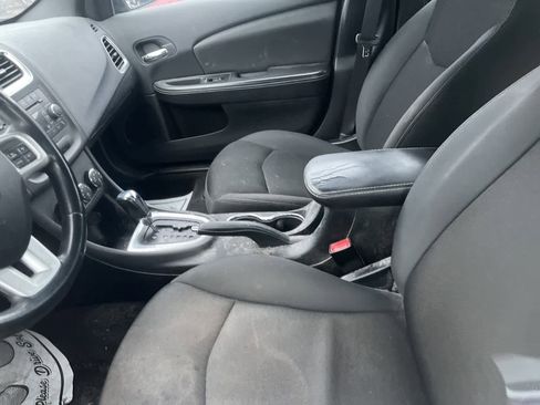 Used 2013 Dodge Avenger SXT image 25