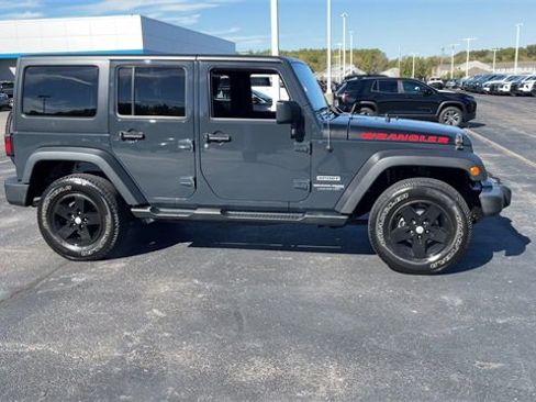 Used 2018 Jeep Wrangler Unlimited Sport S image 9