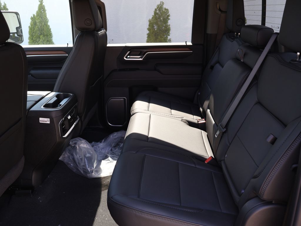 New 2026 GMC Sierra 2500 Denali w/ Denali Reserve Package AWD/4WD image 8