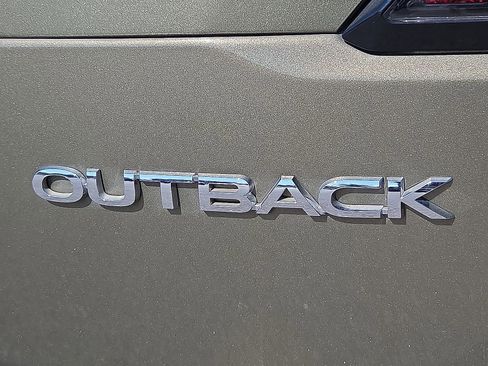 Used 2024 Subaru Outback Premium AWD/4WD image 9