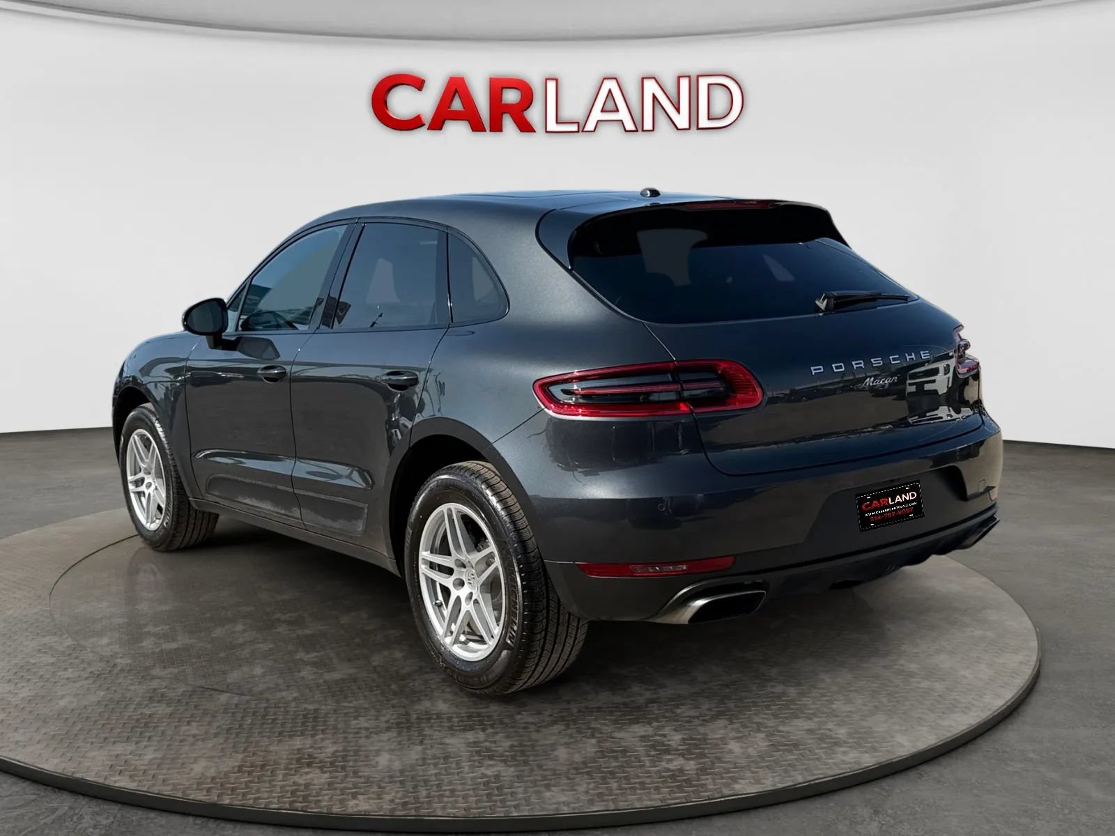 Used 2017 Porsche Macan AWD/4WD image 4