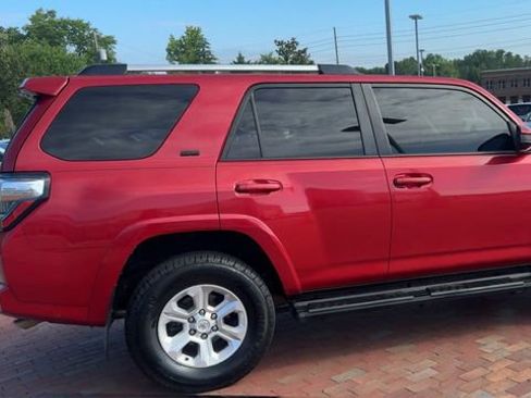 Used 2019 Toyota 4Runner SR5 RWD image 3