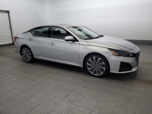 Used 2023 Nissan Altima 2.5 SL FWD image 11