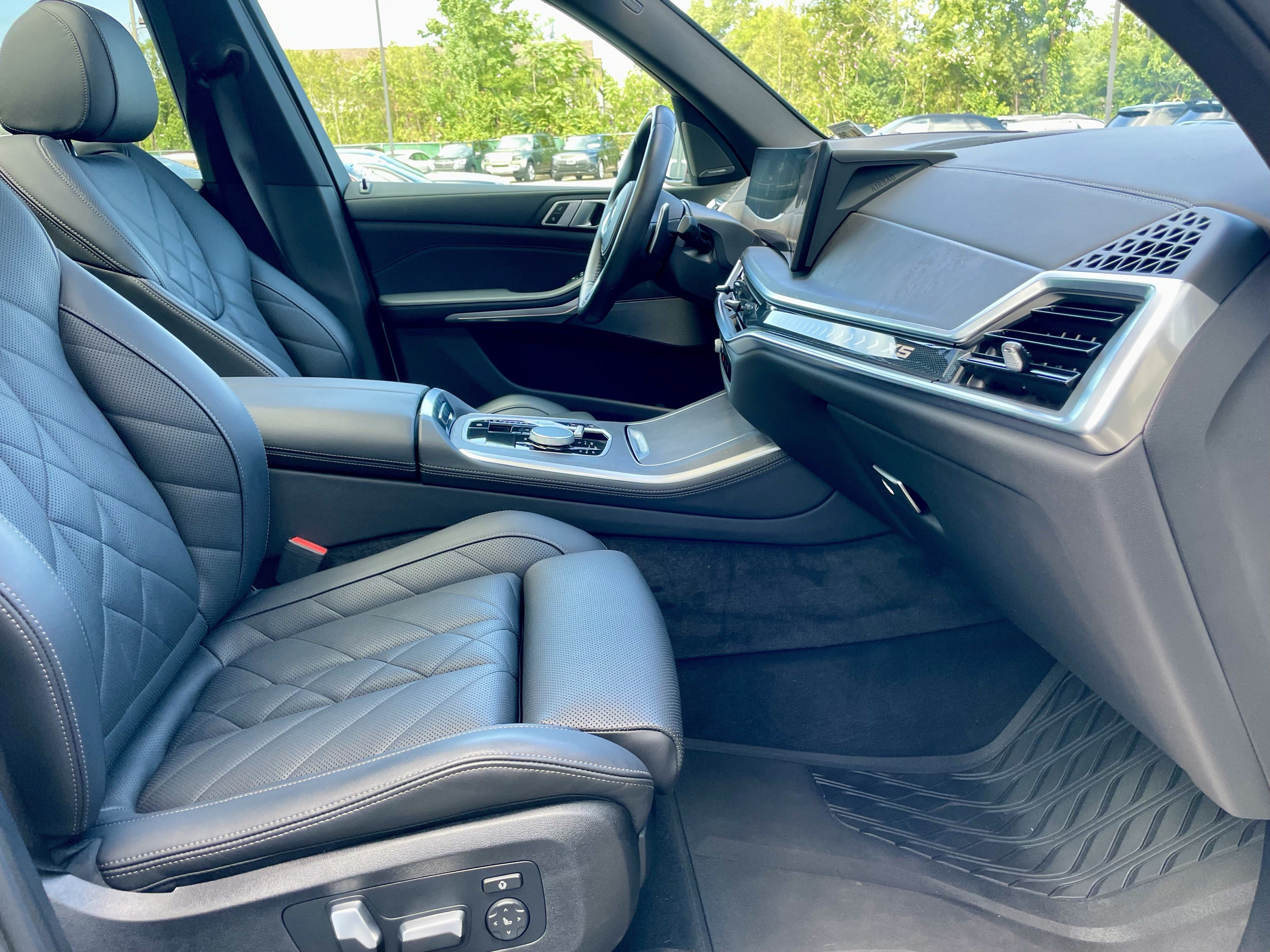 Used 2024 BMW X5 xDrive40i w/ M Sport Package AWD/4WD image 15