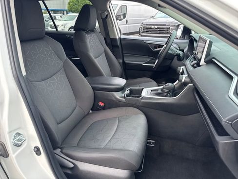 Used 2024 Toyota RAV4 XLE AWD/4WD image 15